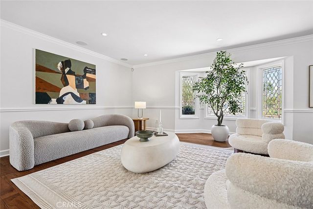 17002 Dearborn, Northridge, CA 91325