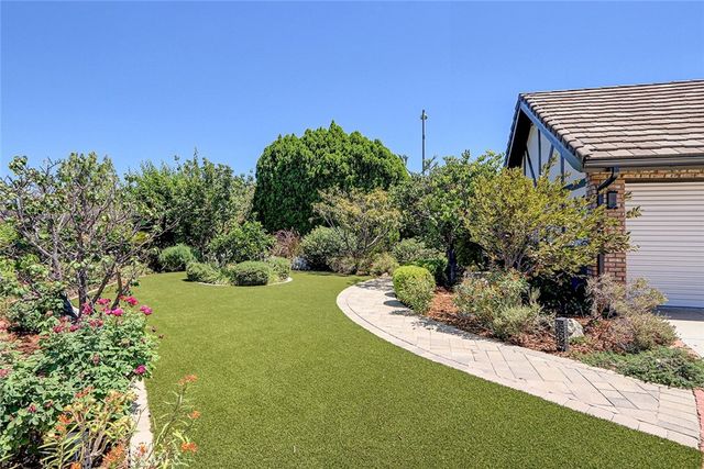 17002 Dearborn, Northridge, CA 91325