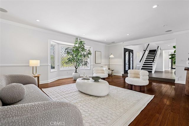 17002 Dearborn, Northridge, CA 91325
