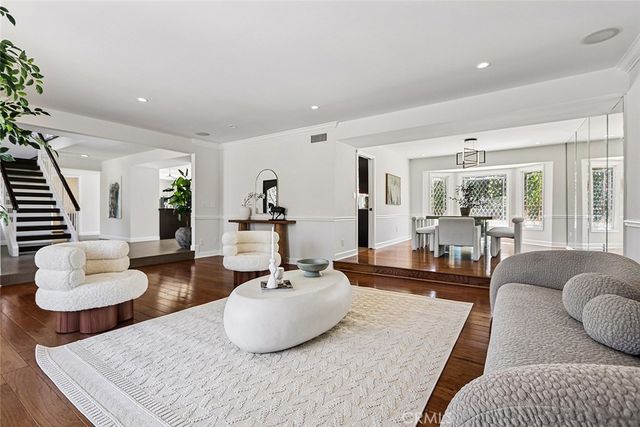 17002 Dearborn, Northridge, CA 91325