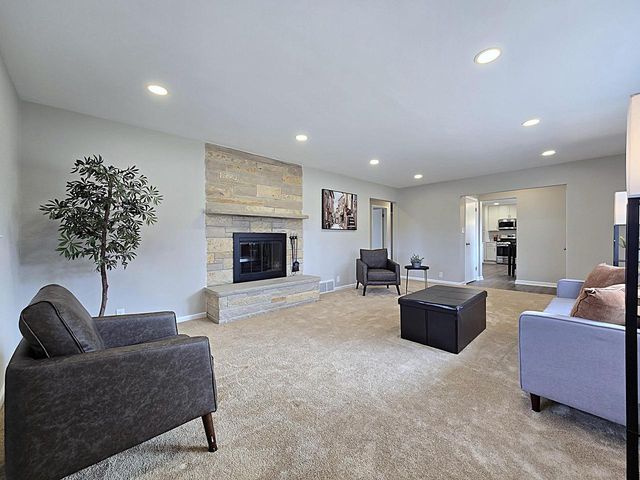 4760 N 159th STREET, Brookfield, WI 53005