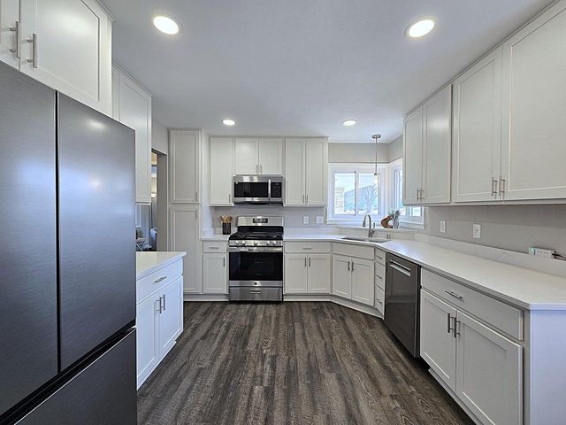 4760 N 159th STREET, Brookfield, WI 53005