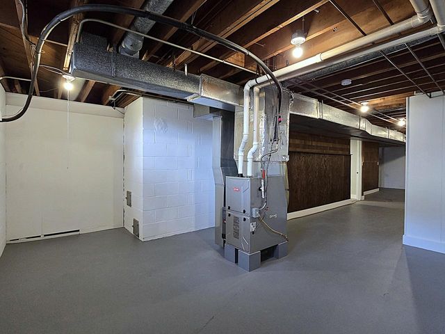 4760 N 159th STREET, Brookfield, WI 53005