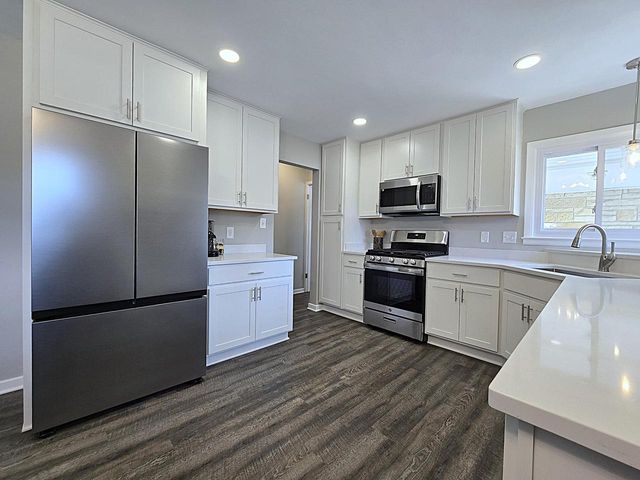 4760 N 159th STREET, Brookfield, WI 53005