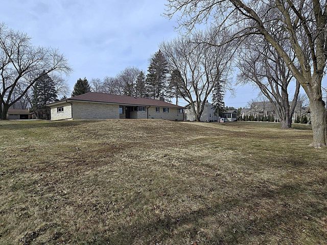 4760 N 159th STREET, Brookfield, WI 53005