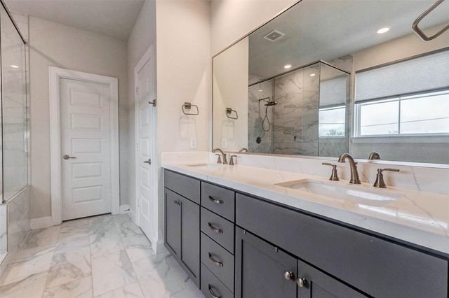 2802 Grand Fountains Drive A, Houston, TX 77054