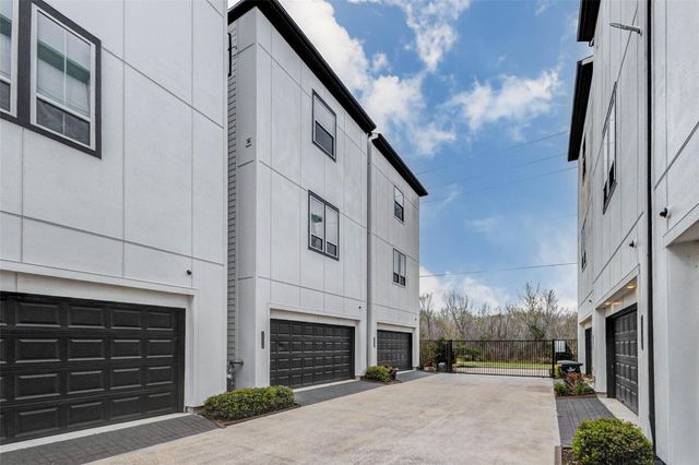 2802 Grand Fountains Drive A, Houston, TX 77054