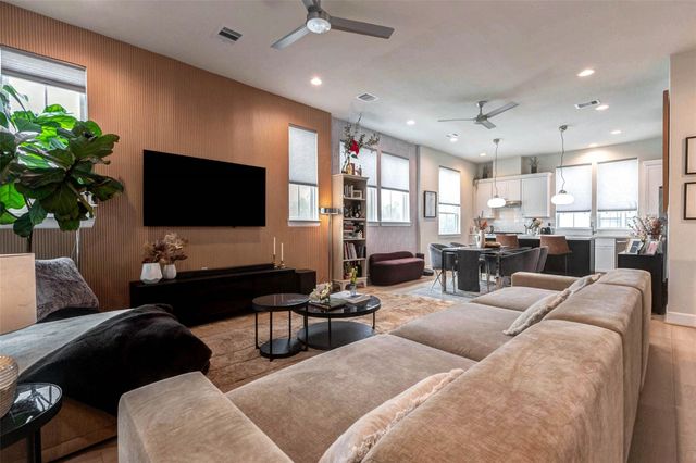 2802 Grand Fountains Drive A, Houston, TX 77054
