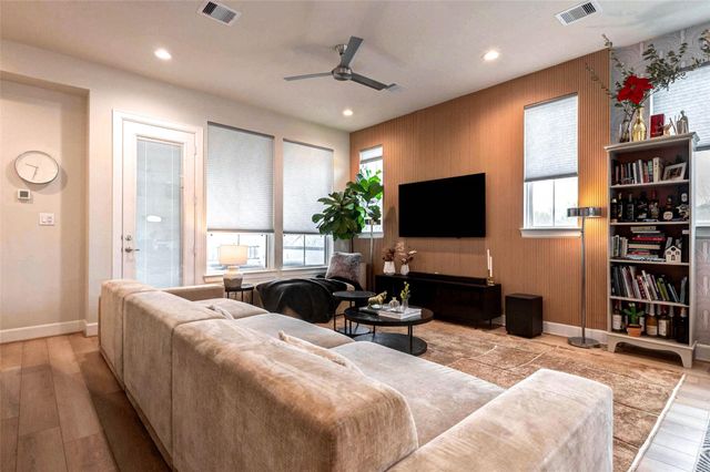 2802 Grand Fountains Drive A, Houston, TX 77054