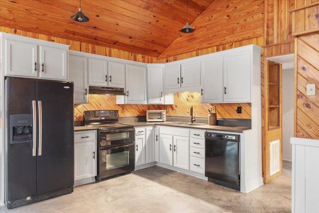 612 PAINE RUN RD, Grottoes, VA 24441