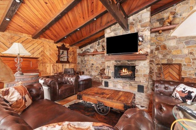 612 PAINE RUN RD, Grottoes, VA 24441