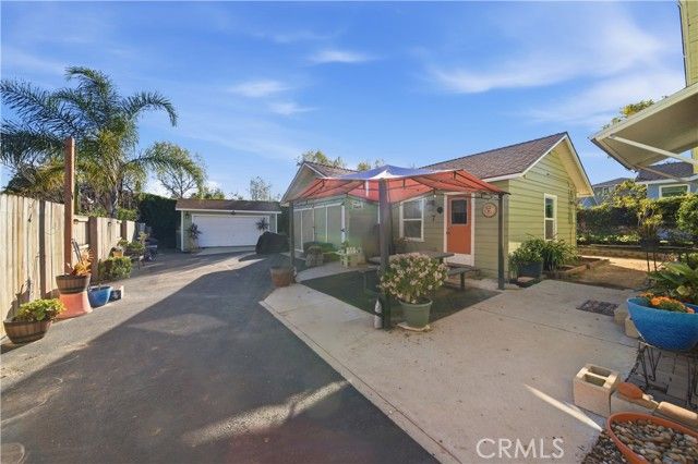 1298 W Baseline, Claremont, CA 91711