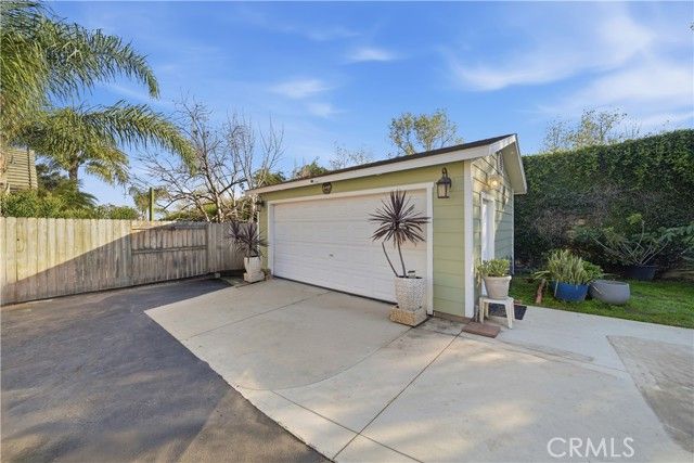 1298 W Baseline, Claremont, CA 91711