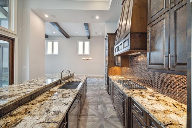 114 Calle Catalina Place, Houston, TX 77007