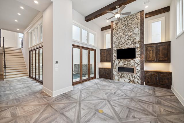 114 Calle Catalina Place, Houston, TX 77007