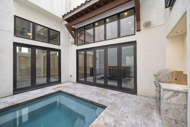 114 Calle Catalina Place, Houston, TX 77007
