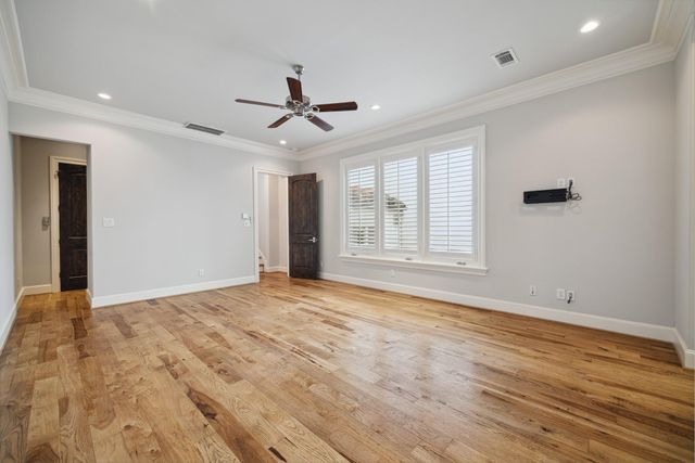114 Calle Catalina Place, Houston, TX 77007