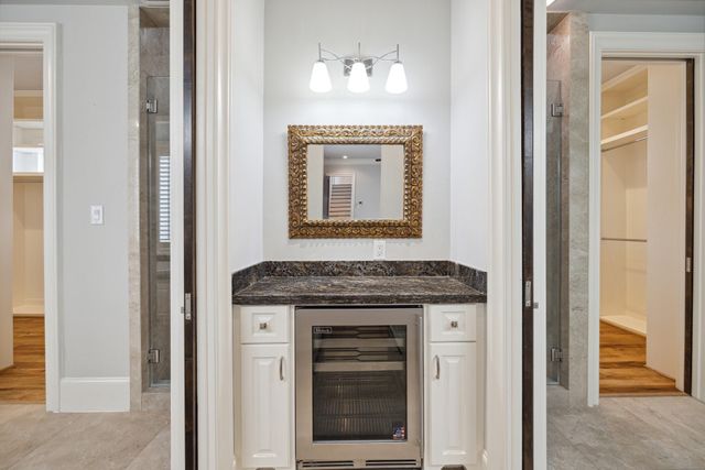114 Calle Catalina Place, Houston, TX 77007