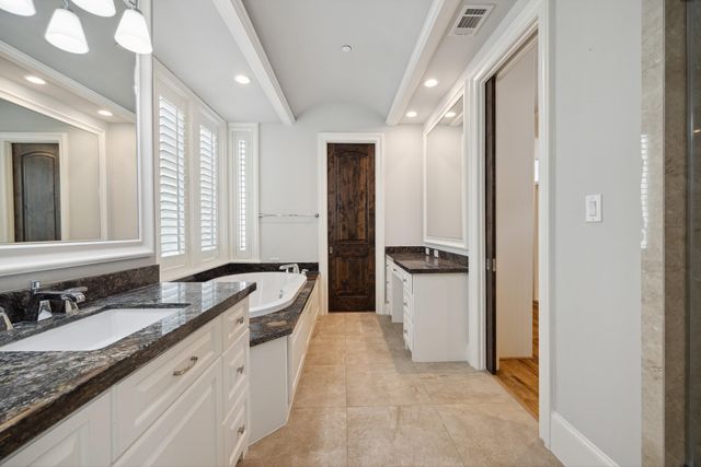 114 Calle Catalina Place, Houston, TX 77007