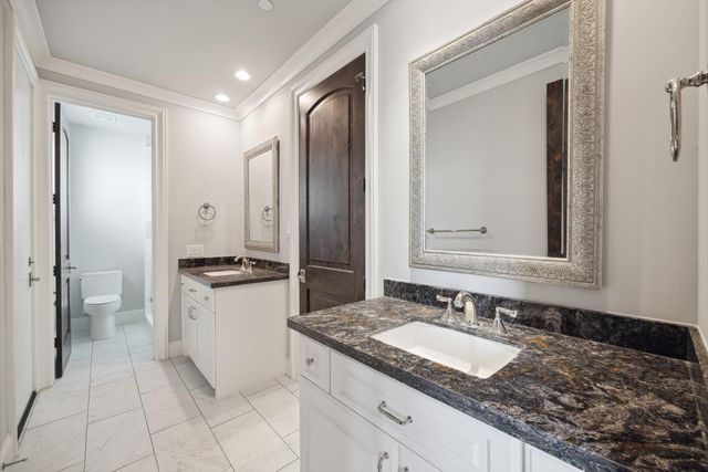114 Calle Catalina Place, Houston, TX 77007