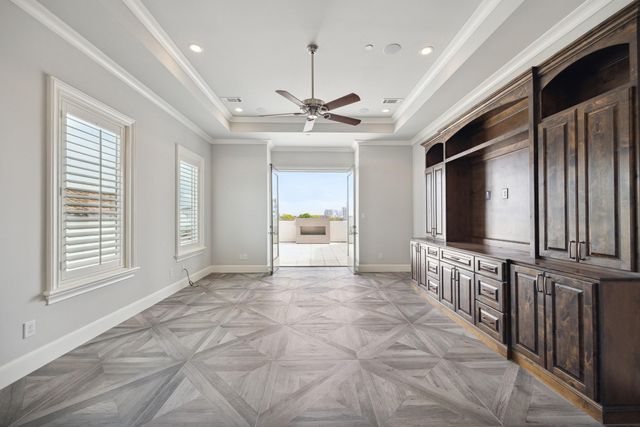 114 Calle Catalina Place, Houston, TX 77007
