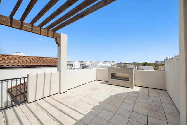 114 Calle Catalina Place, Houston, TX 77007