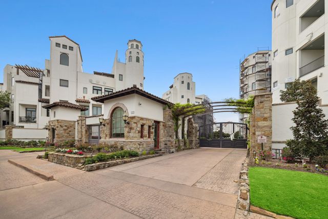 114 Calle Catalina Place, Houston, TX 77007