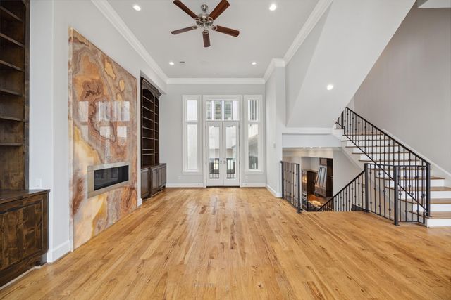 114 Calle Catalina Place, Houston, TX 77007