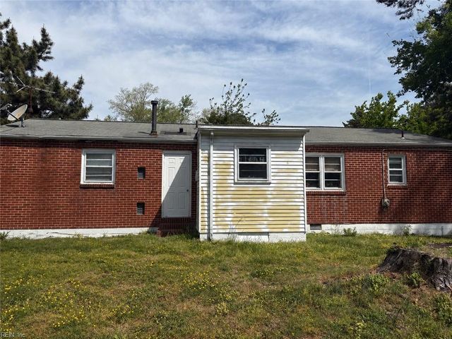 502 Regina CT, Hampton, VA 23669