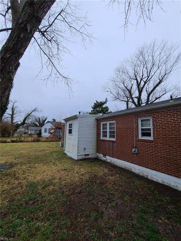 502 Regina CT, Hampton, VA 23669
