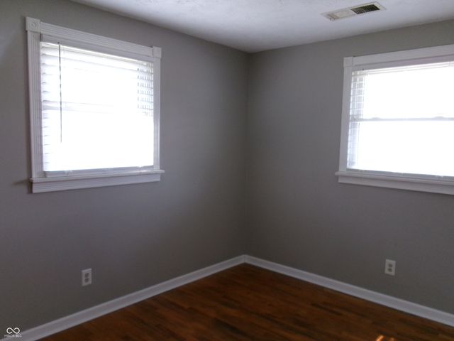 5453 S Holiday Drive, Crawfordsville, IN 47933