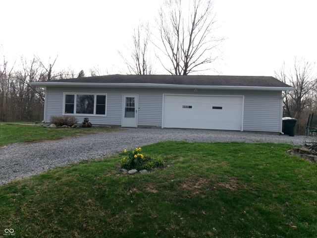 5453 S Holiday Drive, Crawfordsville, IN 47933