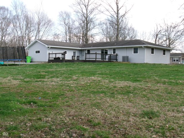 5453 S Holiday Drive, Crawfordsville, IN 47933