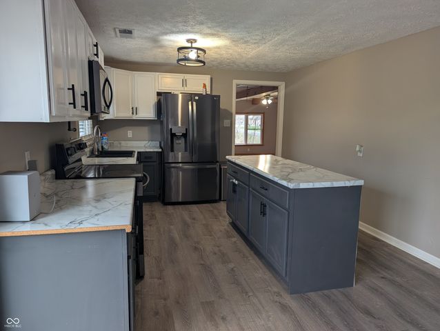 5453 S Holiday Drive, Crawfordsville, IN 47933