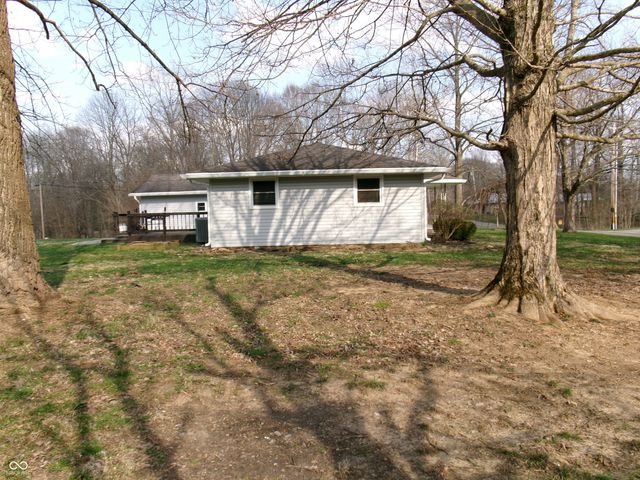 5453 S Holiday Drive, Crawfordsville, IN 47933