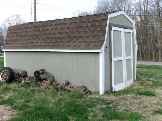 5453 S Holiday Drive, Crawfordsville, IN 47933