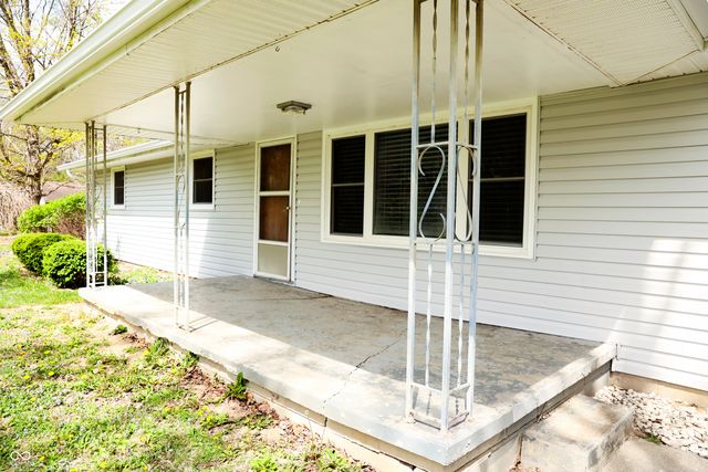 5453 S Holiday Drive, Crawfordsville, IN 47933