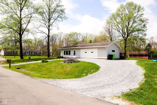 5453 S Holiday Drive, Crawfordsville, IN 47933