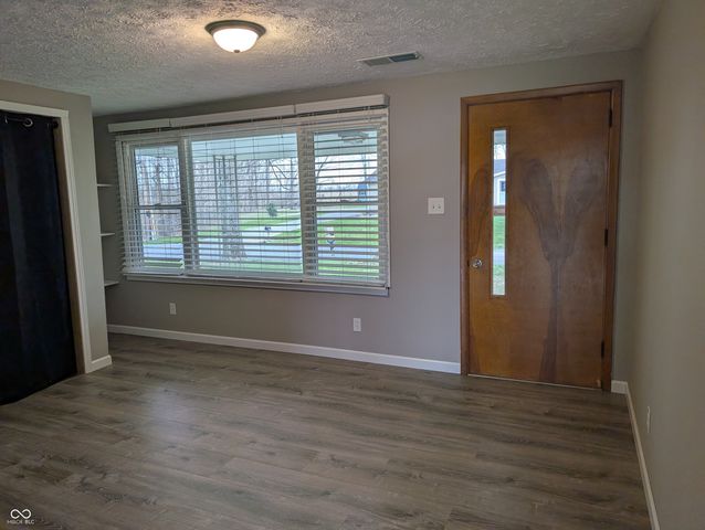 5453 S Holiday Drive, Crawfordsville, IN 47933