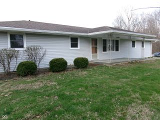 5453 S Holiday Drive, Crawfordsville, IN 47933