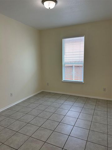 13904 Lyndon B Johnson ST, Manor, TX 78653