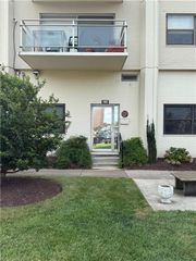 1 Crawford PW # 101, Portsmouth, VA 23704