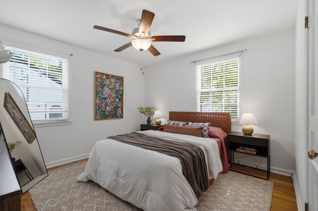 5615 Meadowcrest Ln, Nashville, TN 37209