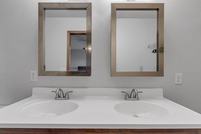 3832 Liriope Street, Canal Winchester, OH 43110