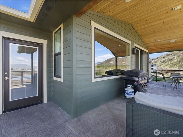 2128 McEldowney Road, Malaga, WA 98828