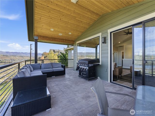 2128 McEldowney Road, Malaga, WA 98828