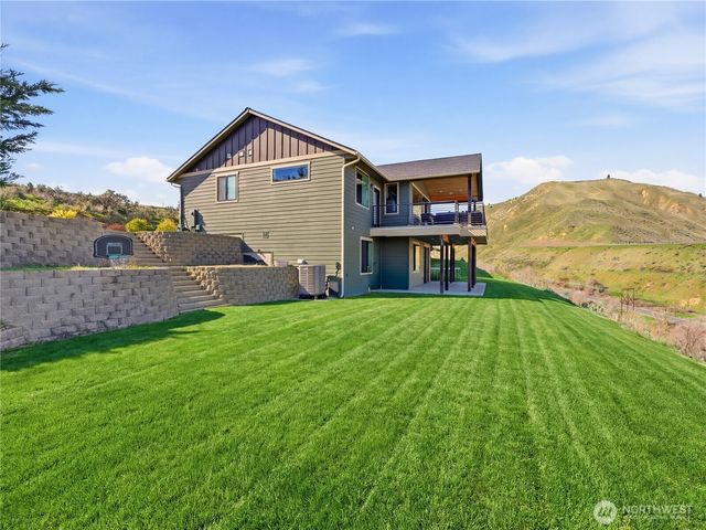 2128 McEldowney Road, Malaga, WA 98828