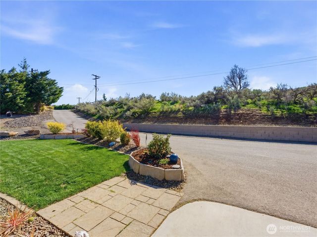 2128 McEldowney Road, Malaga, WA 98828