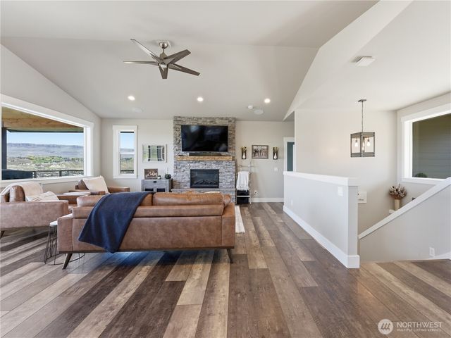 2128 McEldowney Road, Malaga, WA 98828