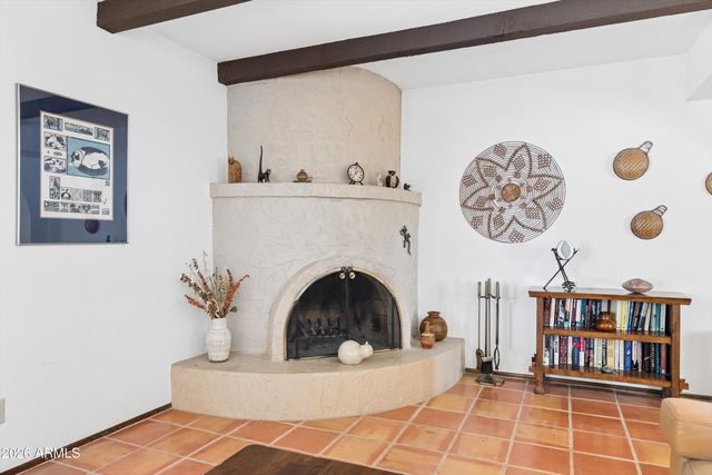 2930 E ACOMA Drive E, Phoenix, AZ 85032